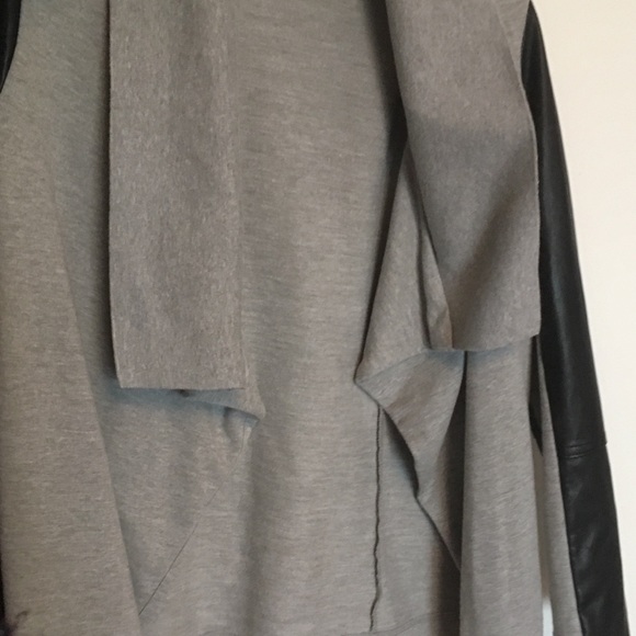 Bershka top⛄️❄️ - Picture 7 of 7